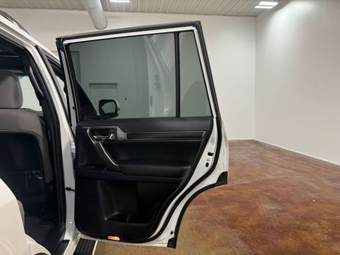 Used 2023 Lexus GX 460 image 62