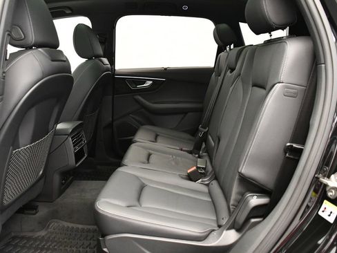 Used 2025 Audi Q7 3.0T Premium Plus w/ Premium Plus Package image 43
