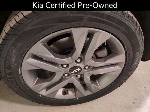 Certified 2021 Kia Seltos S image 2