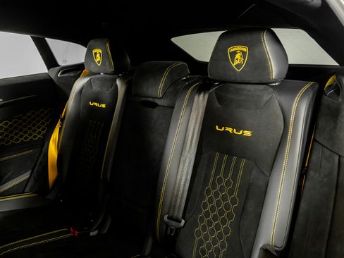 Used 2023 Lamborghini Urus Performante image 29