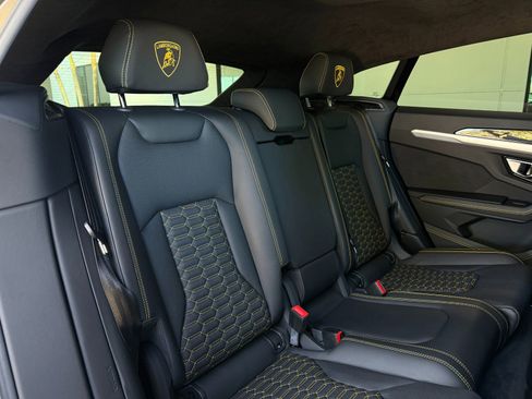 Used 2021 Lamborghini Urus image 30