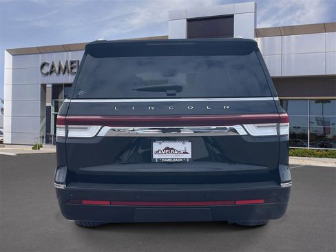 Used 2023 Lincoln Navigator Reserve image 5