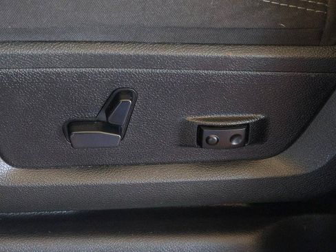 Used 2024 RAM 2500 Big Horn AWD/4WD image 12
