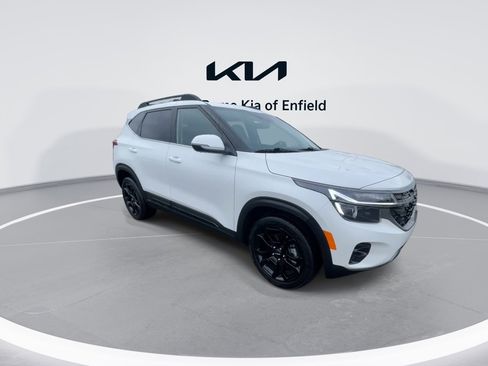 Certified 2024 Kia Seltos X-Line image 2