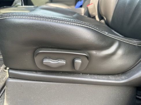 Used 2020 Nissan Frontier PRO-4X w/ Pro-4x Utility Package image 17