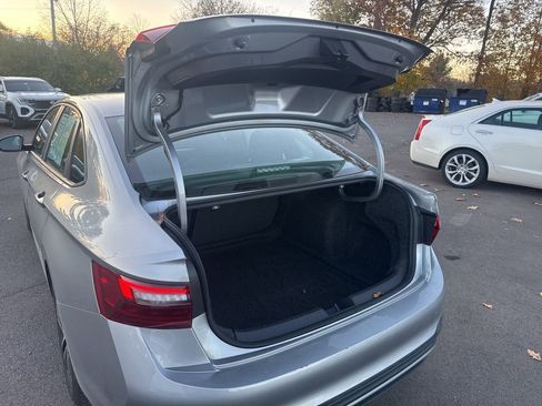 Used 2023 Volkswagen Jetta Sport image 7