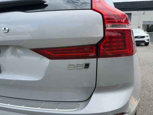 Certified 2023 Volvo XC60 B5 Core w/ Climate Package image 8