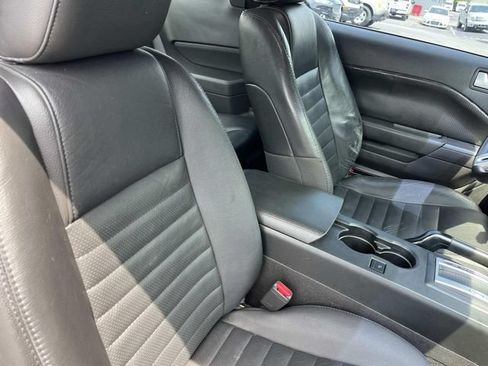 Used 2009 Ford Mustang GT RWD image 25
