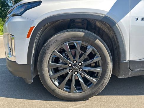 Used 2023 Chevrolet Traverse RS w/ LPO, Floor Liner Package AWD/4WD image 10