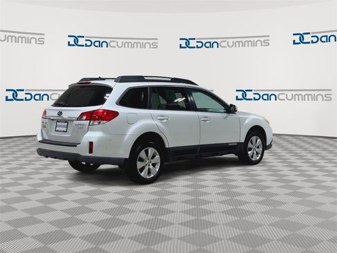 Used 2011 Subaru Outback 2.5i Limited w/ PWR Moonroof Pkg image 9