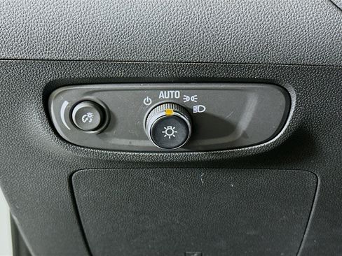 Used 2025 Buick Encore GX Preferred image 17