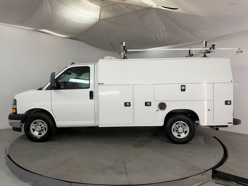 Used 2020 Chevrolet Express 3500 w/ Power Convenience Package RWD image 4