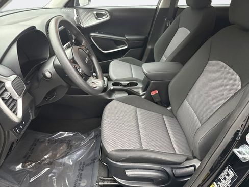 Used 2024 Kia Soul LX w/ Option Group 015 image 11