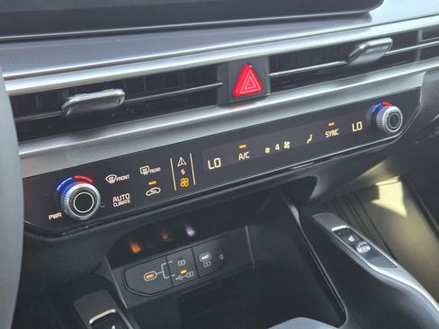 New 2026 Kia Sorento S w/ S Panoramic Sunroof Package image 16