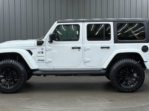 Used 2023 Jeep Wrangler Unlimited Sahara w/ Cold Weather Group AWD/4WD image 2