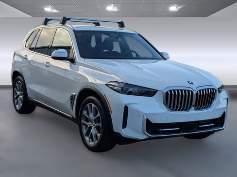 Used 2024 BMW X5 xDrive40i w/ Parking Assistance Package image 7