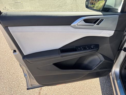 New 2026 Volkswagen Taos SE AWD/4WD image 11