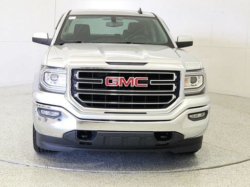Used 2017 GMC Sierra 1500 SLE w/ SLE Value Package AWD/4WD image 2