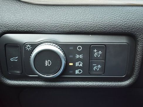 Used 2022 Ford Explorer Limited w/ Equipment Group 301A image 18