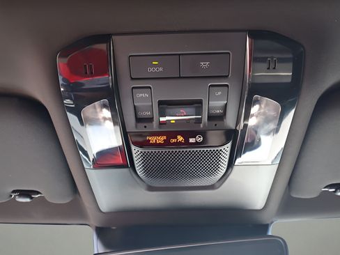 Used 2024 Lexus GX 550 w/ Accessory Package (2T) AWD/4WD image 23