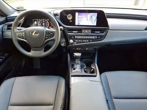 Certified 2024 Lexus ES 350 w/ Premium Package image 7