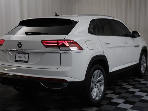 Used 2022 Volkswagen Atlas Cross Sport SE FWD image 16