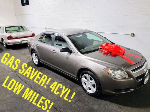 Used 2010 Chevrolet Malibu LS FWD image 1