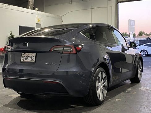 Used 2023 Tesla Model Y Long Range image 4