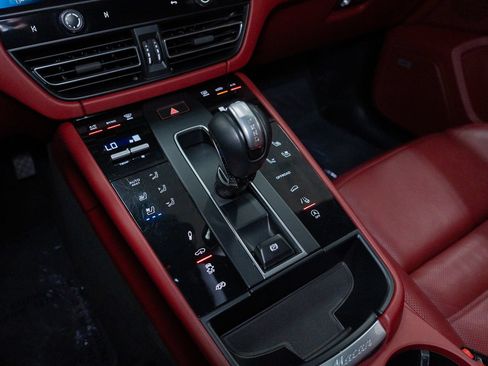 Used 2022 Porsche Macan GTS AWD/4WD image 53