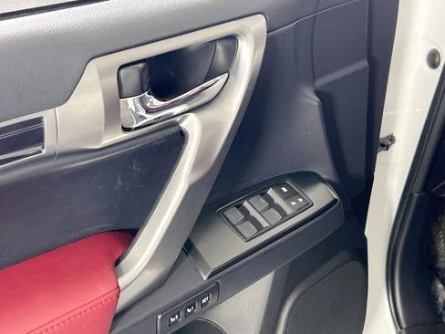 Used 2023 Lexus GX 460 Premium w/ Premium Package image 17