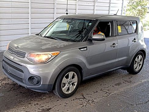 Used 2017 Kia Soul FWD image 1