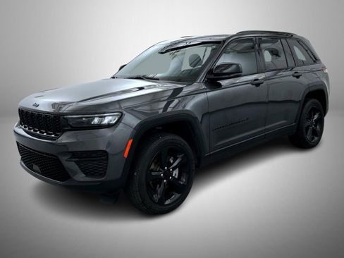 Certified 2023 Jeep Grand Cherokee Altitude image 1