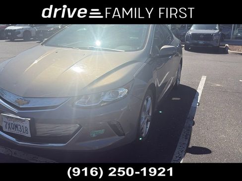 Used 2017 Chevrolet Volt LT FWD image 1