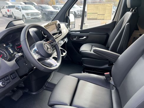 New 2025 Mercedes-Benz Sprinter 2500 image 15