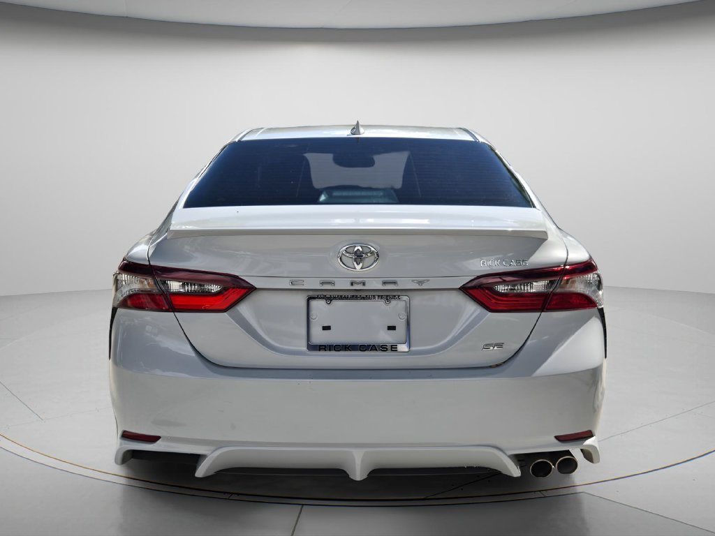 Used 2022 Toyota Camry SE w/ Audio Upgrade Package FWD image 6