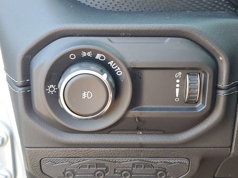 Used 2024 Jeep Wrangler Unlimited Rubicon image 22