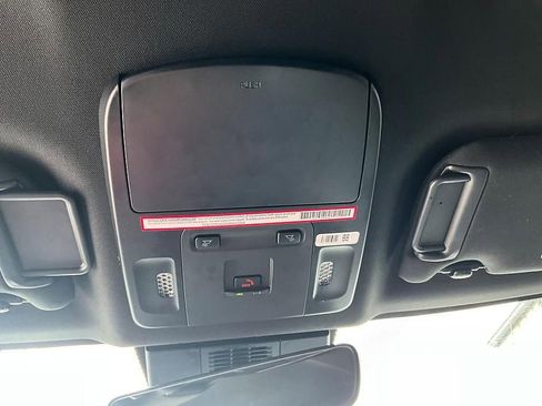 Used 2025 Toyota Camry SE w/ Convenience Package FWD image 23