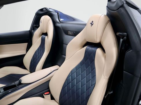 Certified 2023 Ferrari 812 GTS RWD image 18