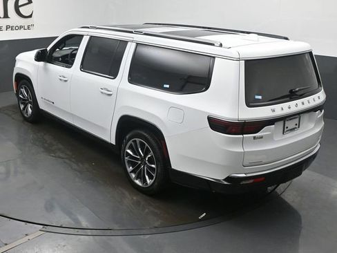 Used 2023 Jeep Wagoneer L Series III w/ Premium Group I AWD/4WD image 42