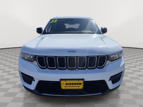 Used 2023 Jeep Grand Cherokee Laredo AWD/4WD image 6