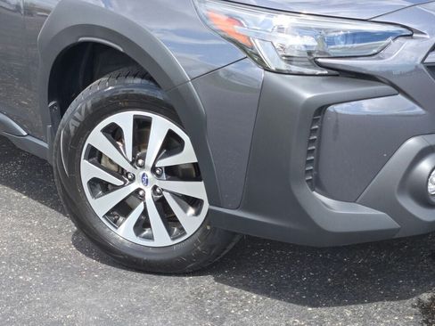 Used 2023 Subaru Outback Premium AWD/4WD image 3