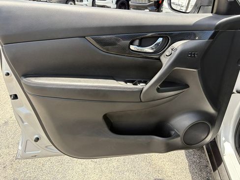 Used 2018 Nissan Rogue SL AWD/4WD image 24