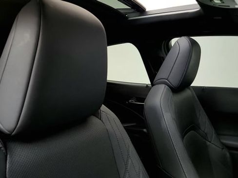 Used 2025 Lexus UX 300h FWD image 36