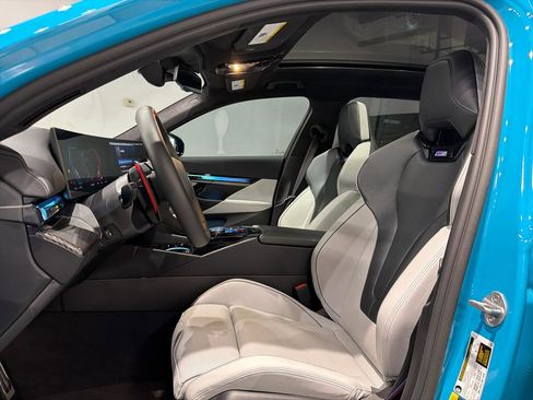 Used 2026 BMW M5 Touring image 18