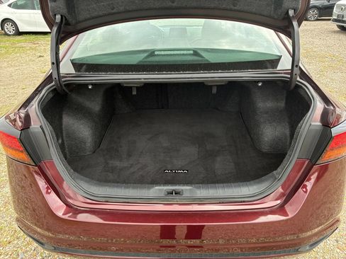 Used 2025 Nissan Altima 2.5 SV FWD image 25