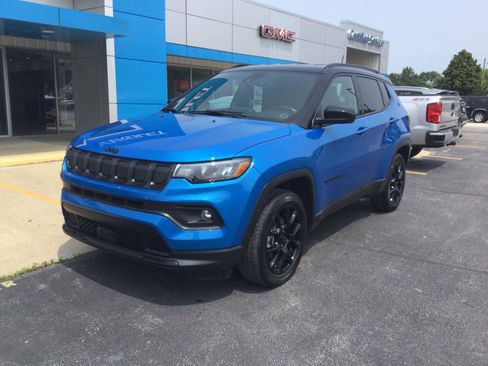 Used 2022 Jeep Compass Latitude w/ Convenience Group image 3