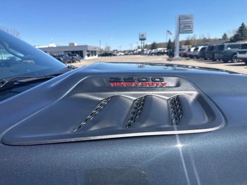 New 2026 RAM 2500 Laramie w/ Night Edition AWD/4WD image 10