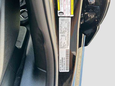 Certified 2025 RAM 1500 Big Horn AWD/4WD image 30