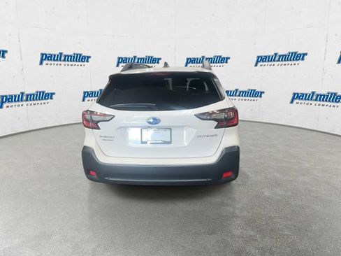 Used 2023 Subaru Outback Premium AWD/4WD image 9