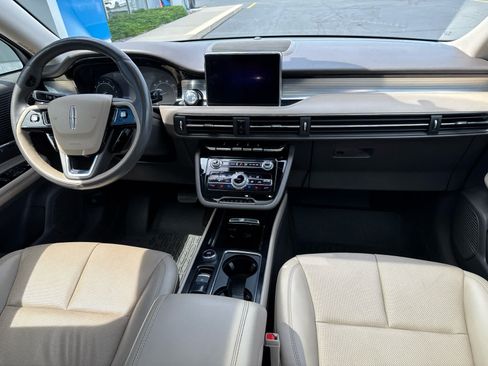 Used 2022 Lincoln Corsair AWD w/ Premium Package image 6